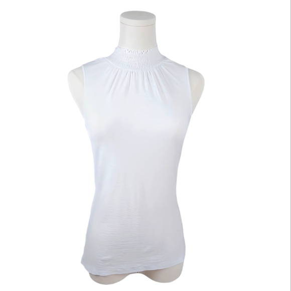 Nation LTD White Ruffle Neck Sleeveless Top Gold Snaps Fitted Size XS Girly - Picture 1 of 6